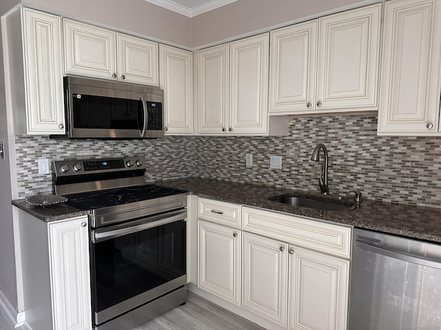 565 Clark Ave Apt 1, Bristol, CT 06010 - photo 3