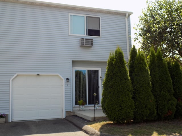 565 Clark Ave Apt 1, Bristol, CT 06010 - photo 2