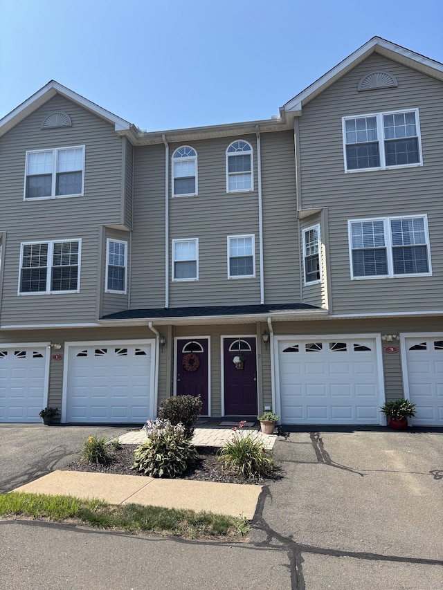 3 Sarahs Pl Unit 3, Wallingford, CT 06492 - photo 1