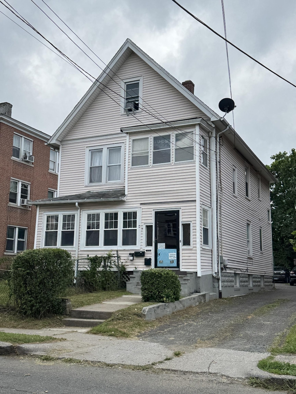 63 Standish St, Hartford, CT 06114 - photo 2