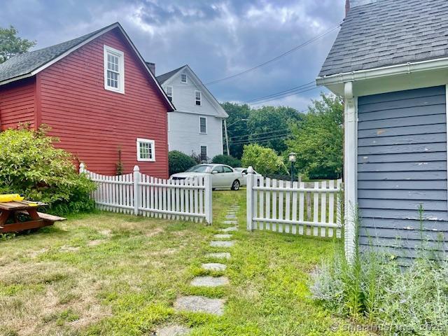 885 Saybrook Rd, Haddam, CT 06438 - photo 2