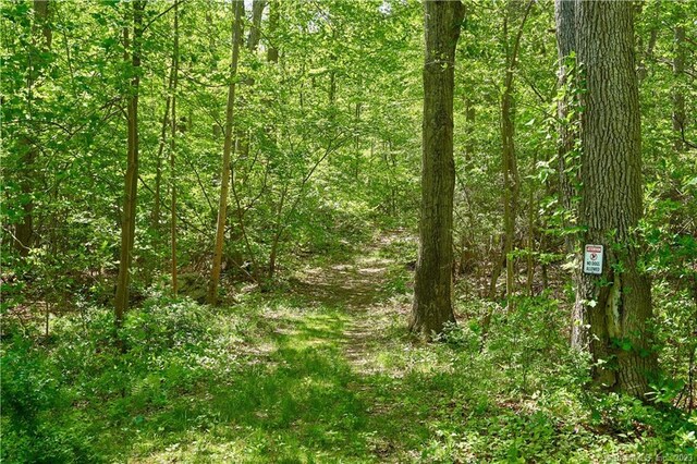 12 Bowhay Hill Rd, Branford, CT 06405