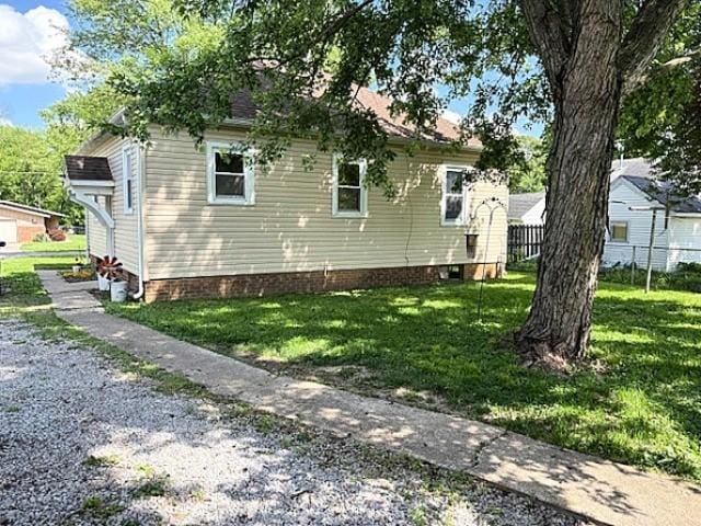 609 S 2nd St, Effingham, IL 62401 - view of side of property