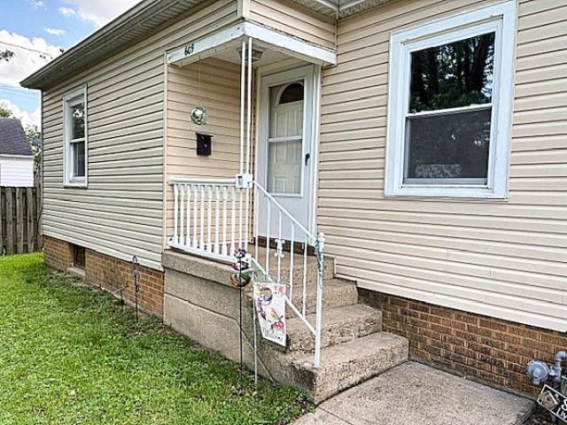 609 S 2nd St, Effingham, IL 62401 - doorway to property featuring crawl space