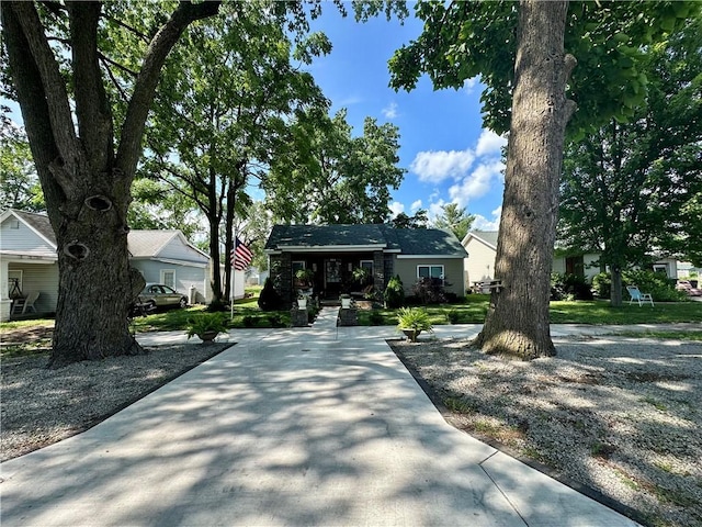 808 Moultrie Ave, Mattoon, IL 61938 - view of front facade