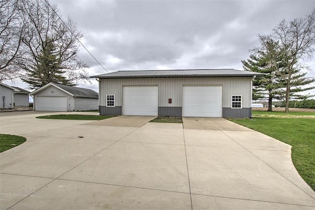 view of detached garage