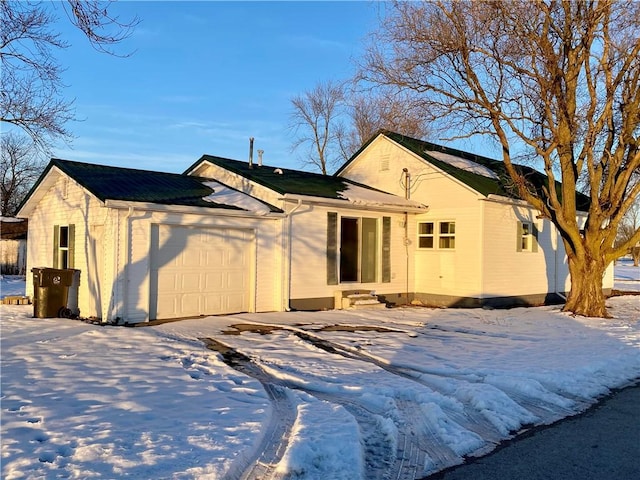 view of front facade with a garage