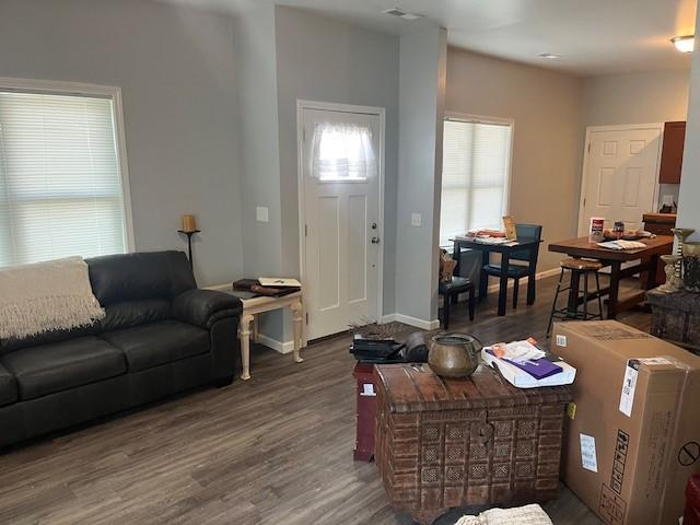 609 W Clinton Ave, Effingham, IL 62401 - living area featuring wood finished floors and baseboards