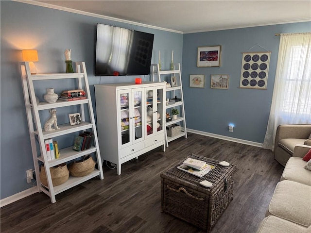 509 E Gordon Ave, Effingham, IL 62401 - living room with crown molding and wood finished floors