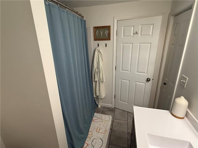 509 E Gordon Ave, Effingham, IL 62401 - full bath with vanity, tile patterned flooring, and curtained shower