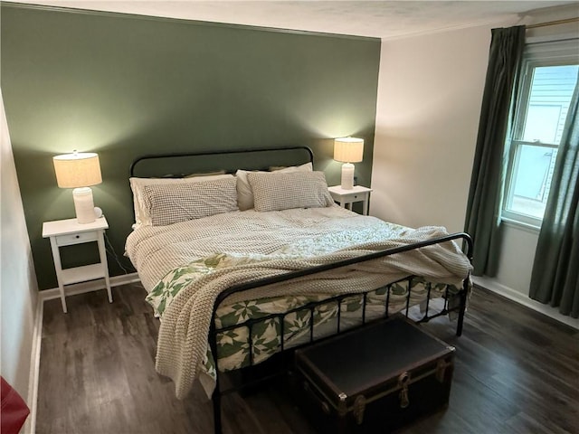 509 E Gordon Ave, Effingham, IL 62401 - bedroom featuring wood finished floors and ornamental molding