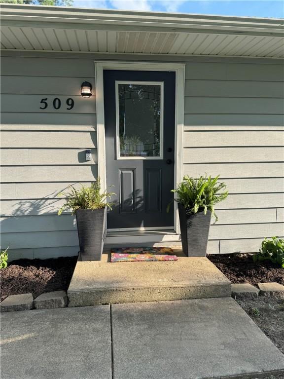 509 E Gordon Ave, Effingham, IL 62401 - entrance to property