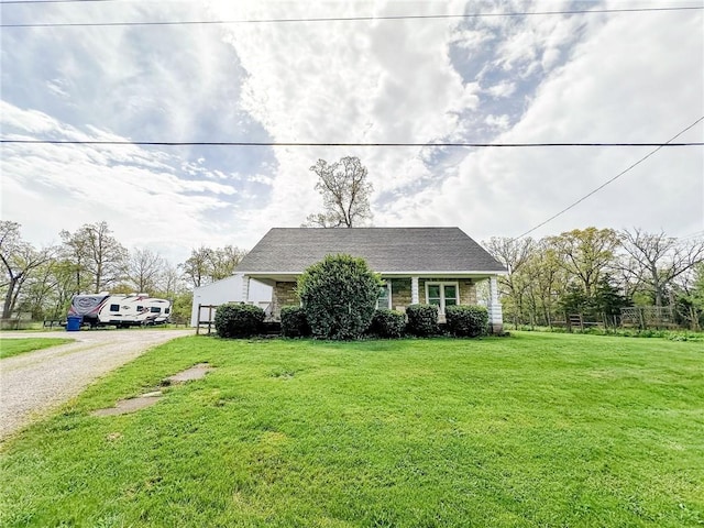 1625 Archer Ave, Marshall, IL 62441 - view of front of property with driveway and a front lawn