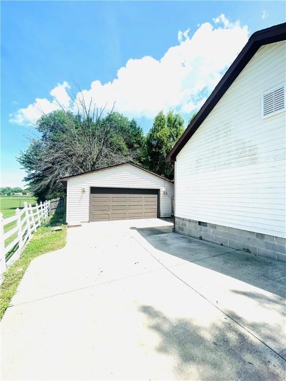 208 Roosevelt St, Paris, IL 61944 - photo 7