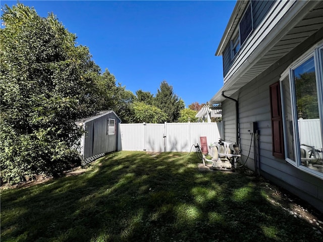 view of yard with a shed