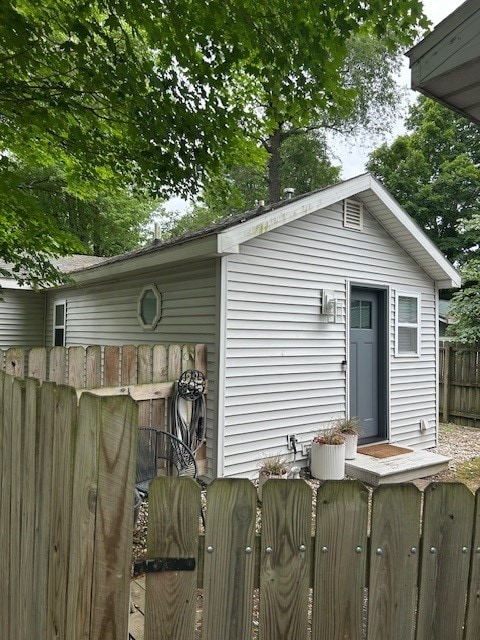 3221 E Lake Paradise Rd, Mattoon, IL 61938 - rear view of house