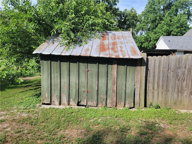 517 W Union St, Nokomis, IL 62075 - view of shed