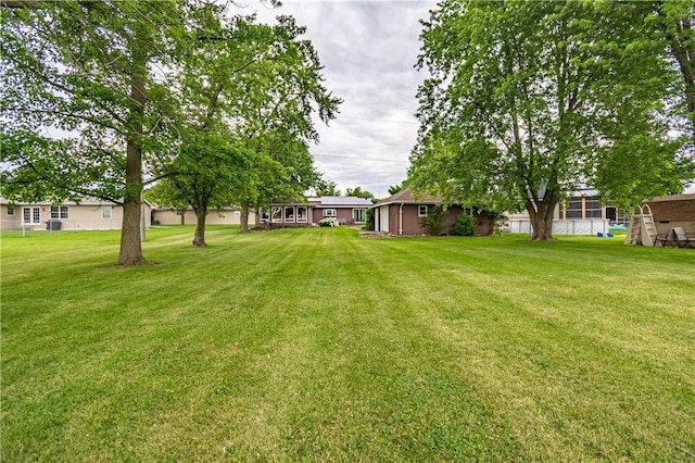 685 E Main St, Warrensburg, IL 62573 - view of green lawn