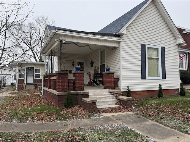 view of front of house with covered porch