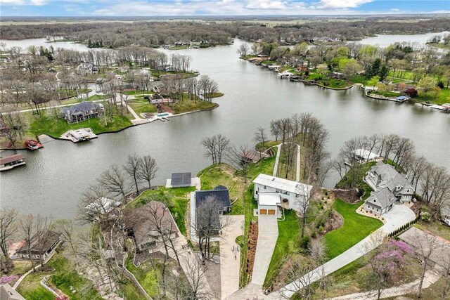 9219 E Best Ct, Effingham, IL 62401 - aerial view of residential area with a large body of water