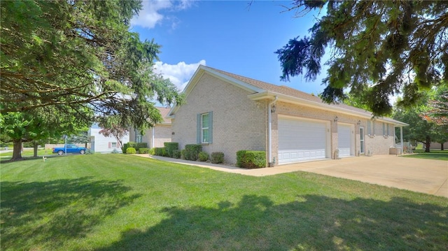 245 E Hamilton St, Warrensburg, IL 62573 - photo 4