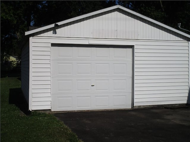 136 Macarthur Blvd, Pana, IL 62557 - view of detached garage
