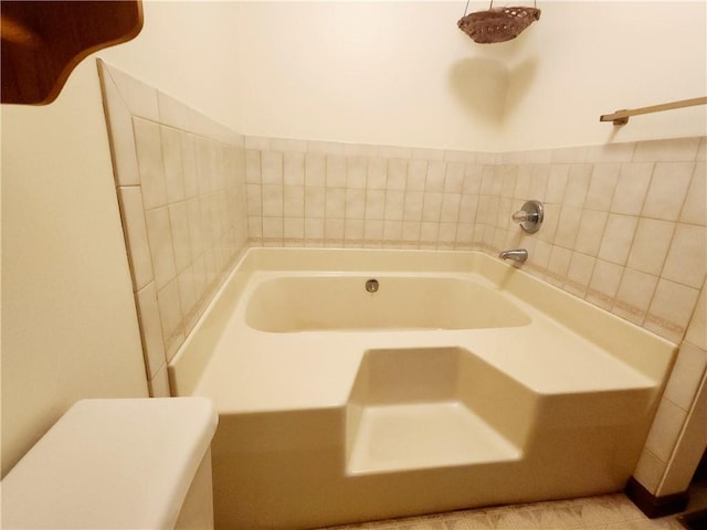 803 S Lafayette St, Newton, IL 62448 - bathroom with a bath