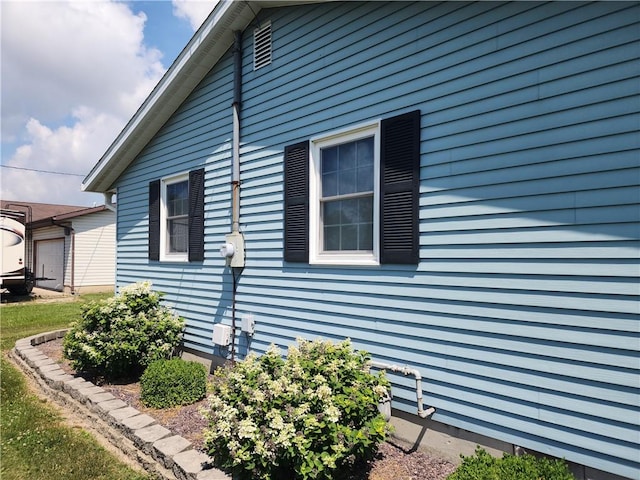 803 S Lafayette St, Newton, IL 62448 - view of side of home