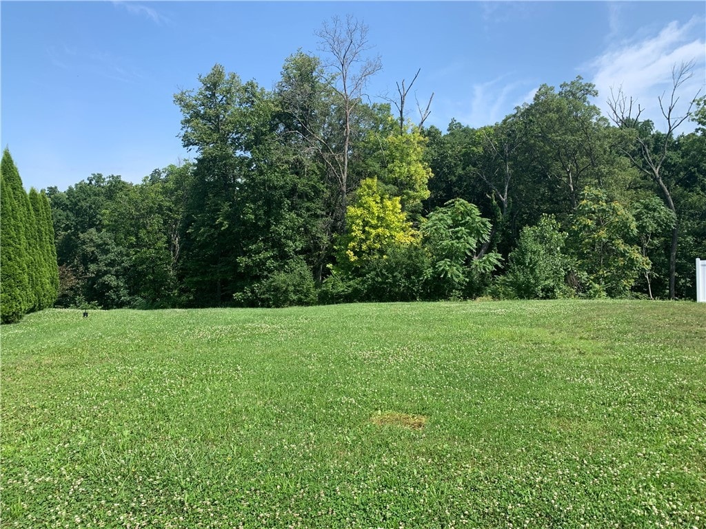 1035 Woodberry Ln, Charleston, IL 61920