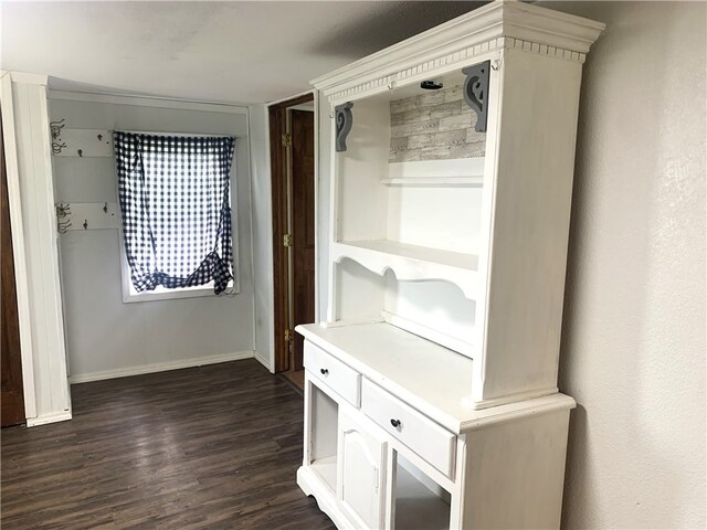 647 E 2100 N Rd, Assumption, IL 62510 - mudroom with dark wood-style flooring and baseboards