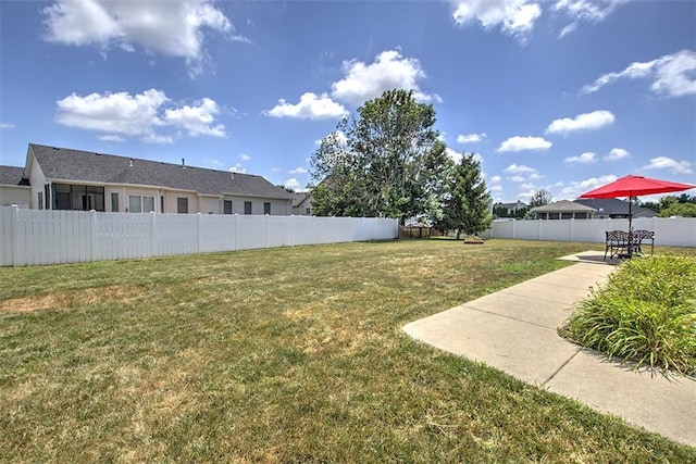 737 Phillip Cir, Forsyth, IL 62535 - view of yard