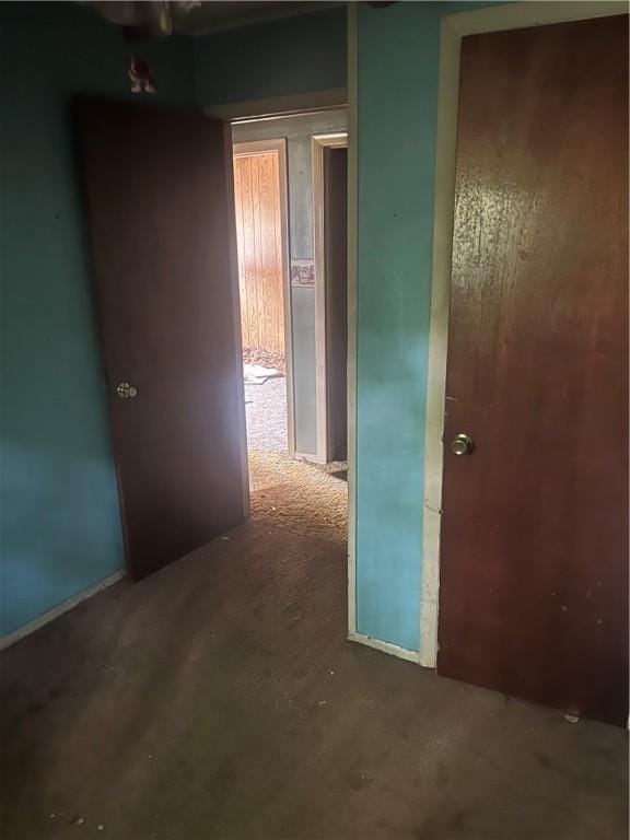 705 Orlando Dr, Robinson, IL 62454 - view of hallway