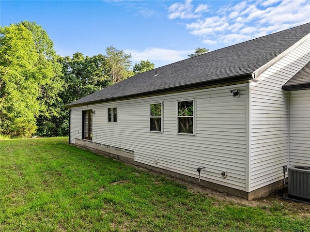 25760 E 1750th Rd, Marshall, IL 62441 - view of side of home with a yard and a shingled roof