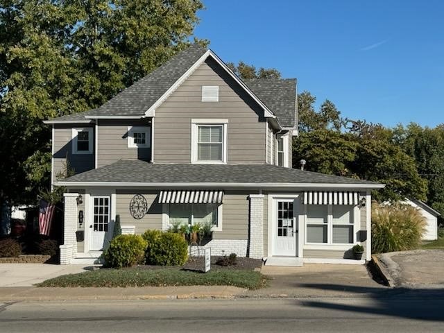 view of front of house