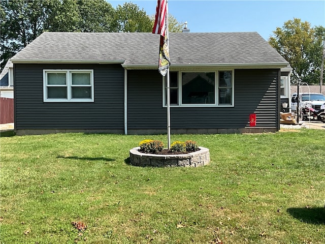 view of front of house with a front yard