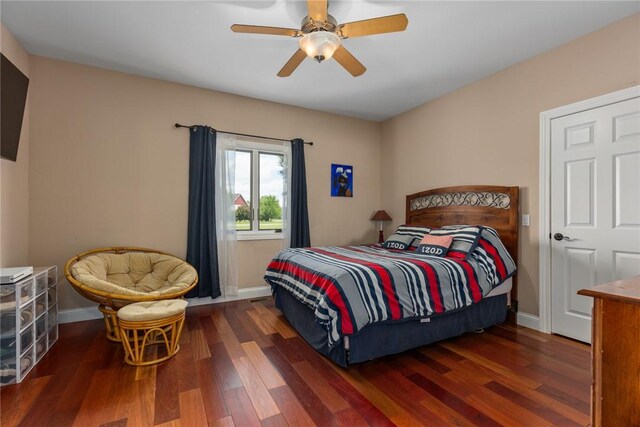 11107 E Cambridge Ln, Effingham, IL 62401 - bedroom with wood finished floors and a ceiling fan