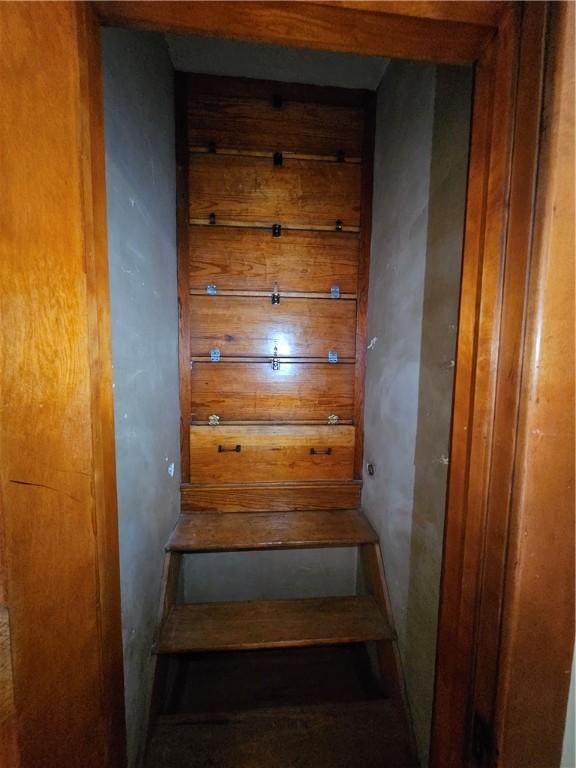 627 E Broadway St, Centralia, IL 62801 - photo 29