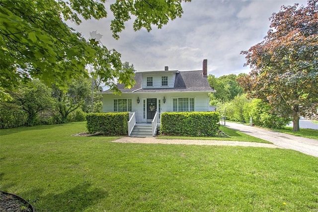 3985 E Cerro Gordo St, Decatur, IL 62521 - bungalow with a chimney and a front yard