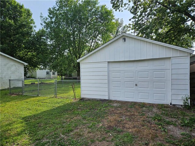 460 3rd St, Illiopolis, IL 62539 - photo 23