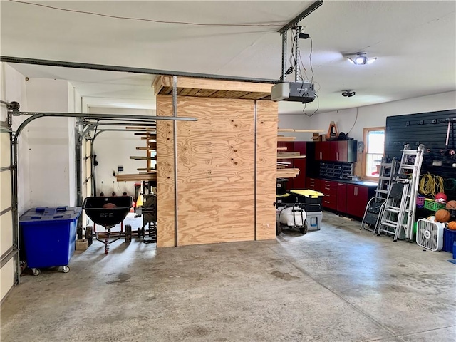 15690 E 1100th Ave, Effingham, IL 62401 - garage featuring a garage door opener