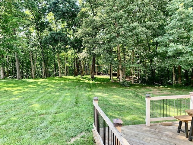 15690 E 1100th Ave, Effingham, IL 62401 - view of grassy yard with a deck