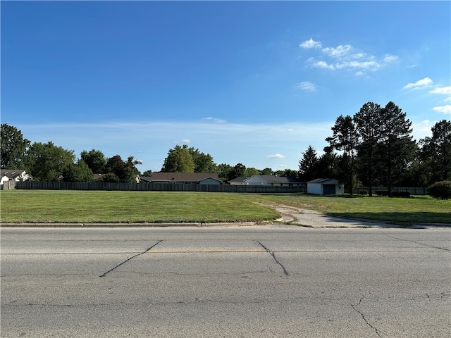 Listing photo 2 for 601 Orange St, Hoopeston IL 60942