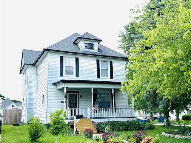 403 S 2nd Ave, Hoopeston, IL 60942 - american foursquare style home with a porch