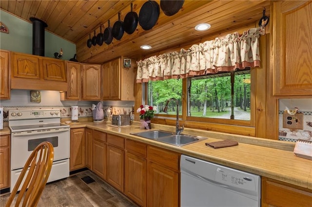 kitchen with sink, wood ceiling, white appliances, dark hardwood / wood-style floors, and vaulted ceiling