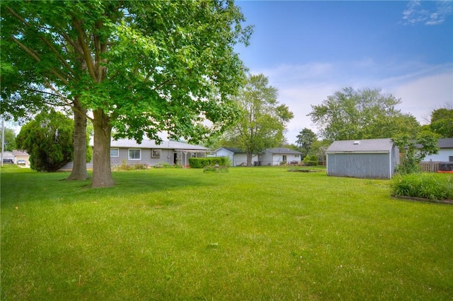 635 E N St, Warrensburg, IL 62573 - view of green lawn