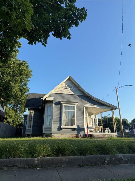 571 W Prairie Ave, Decatur, IL 62522 - view of front of home featuring a porch