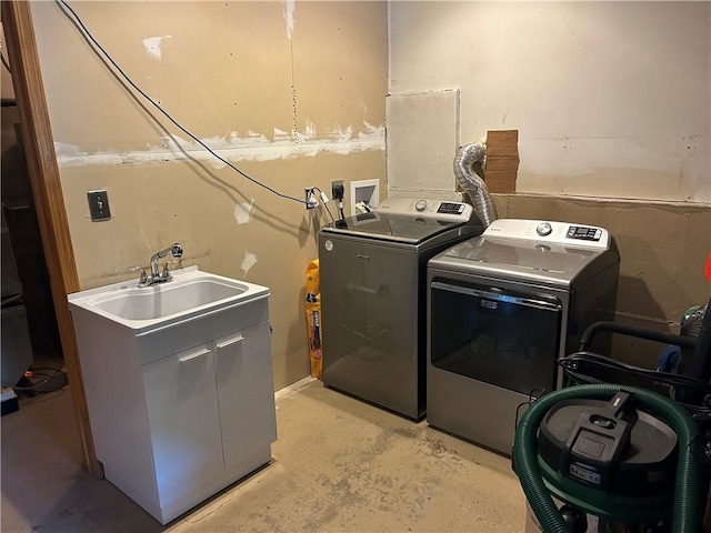 10760 E 1600th St, Cambridge, IL 61238 - laundry room featuring washer and dryer