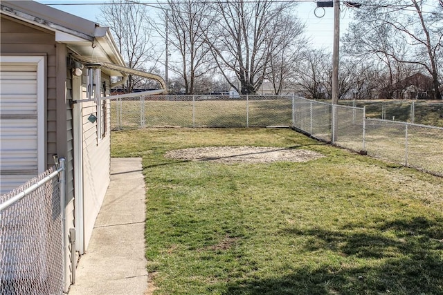 view of yard featuring a fenced backyard