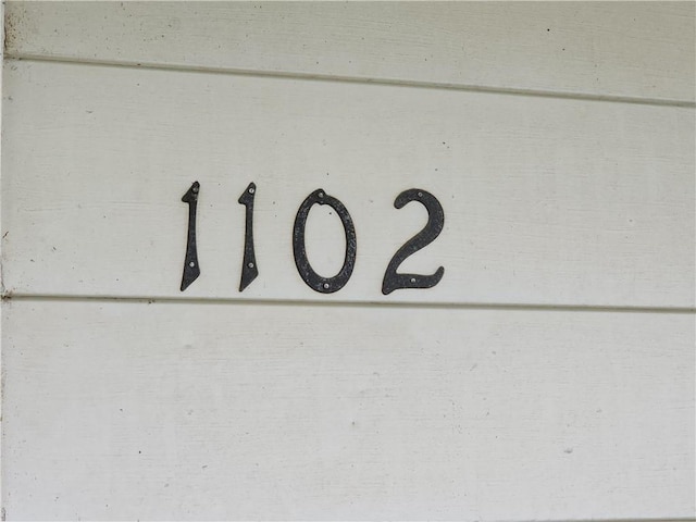 1102 3rd St, Lincoln, IL 62656 - detailed view