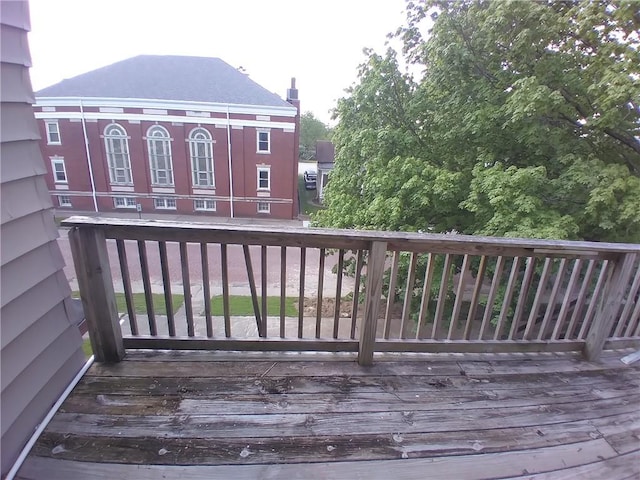 172 Broadway St, Shelbyville, IL 62565 - view of wooden terrace